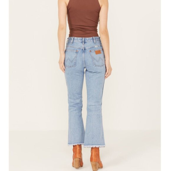 NWT Wrangler Women's Medium Wash High Rise Wrock 627 Kick Flare Jeans - Picture 3 of 7